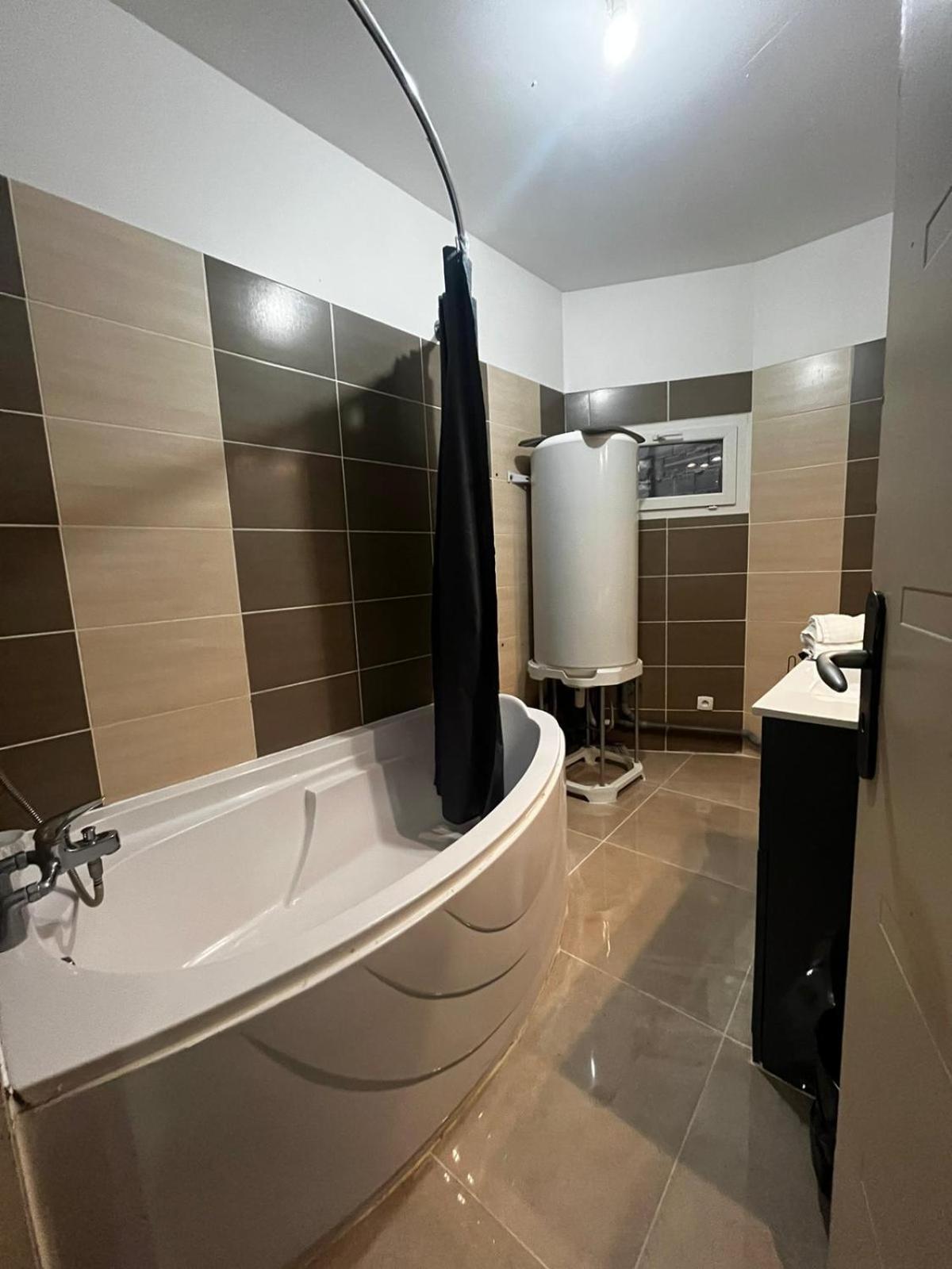 Appartement Des Carmes Nimes Ngoại thất bức ảnh